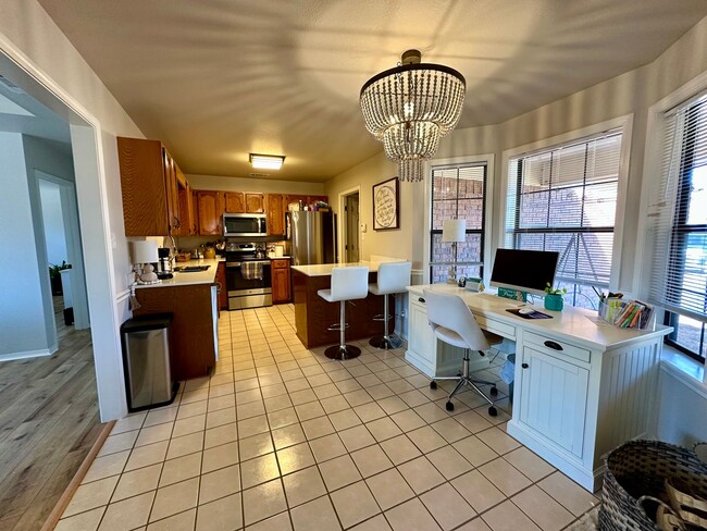 Building Photo - Welcome to this charming 3-bedroom, 2-bathroom home located in the heart of Russellville, AR.
