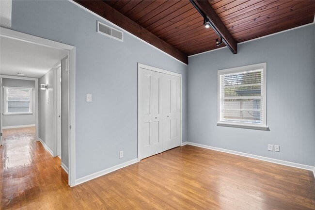 Building Photo - 5001 Nina Lee Ln