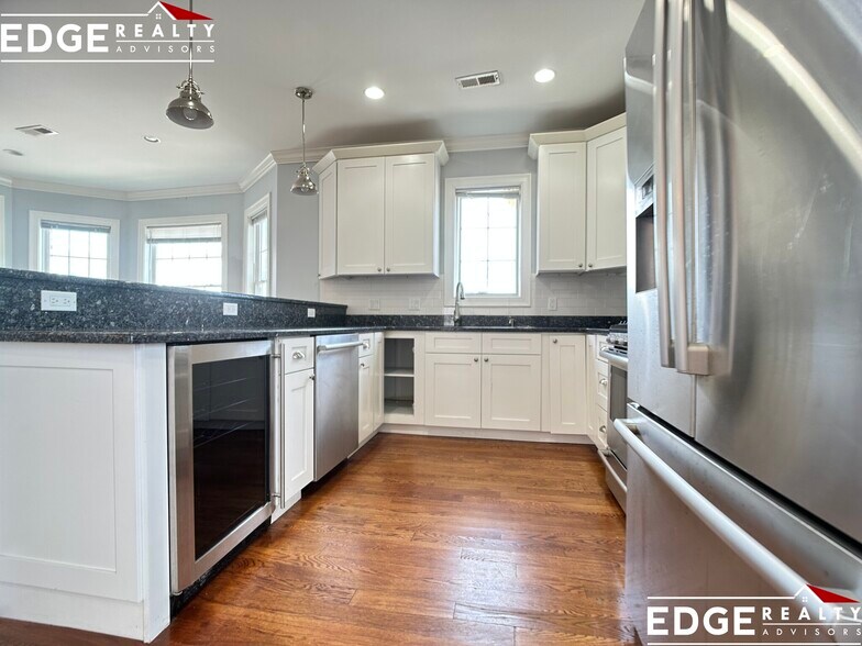 Building Photo - 4 Langley Rd