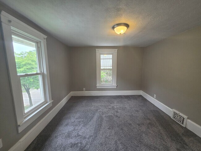 Building Photo - 2279 13th St SW