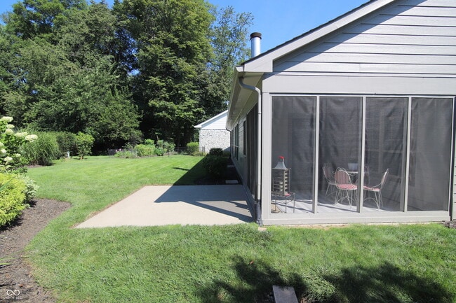 Building Photo - 730 High Dr
