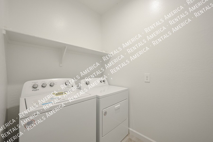 Building Photo - 38060 W Frascati Ave