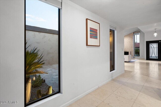 Building Photo - 7922 E Crestwood Way