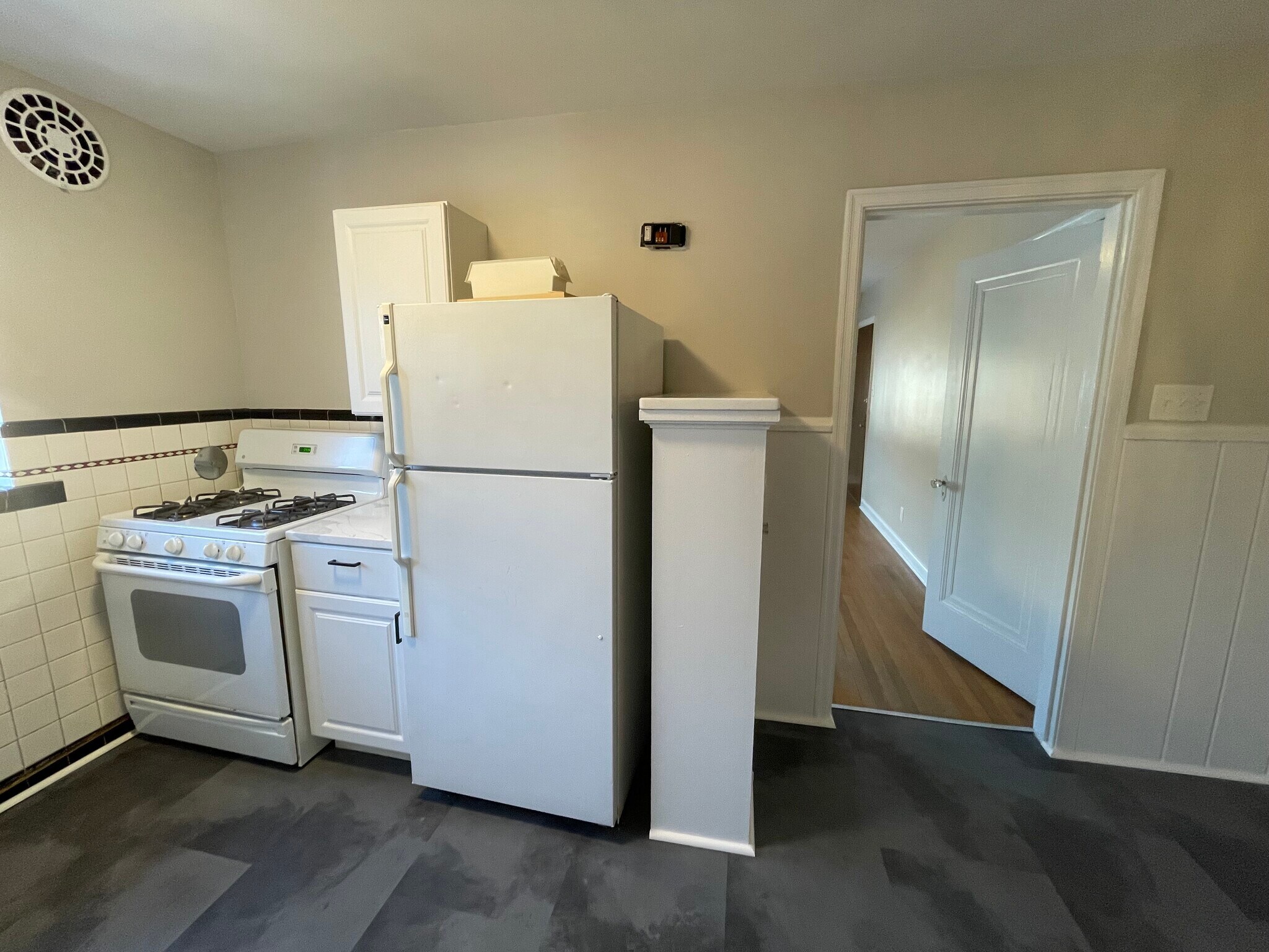 Building Photo - 6623 Ravenal Ct