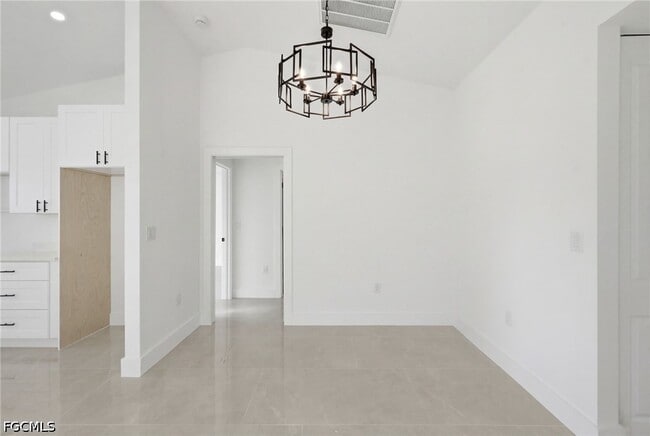 Building Photo - 2105 NE 1st Ave