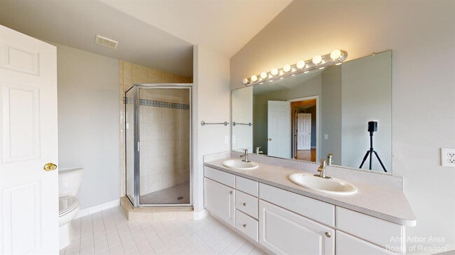 Building Photo - 2844 Chaseway Ct