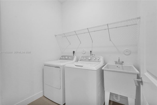 Building Photo - 4422 SW 122nd Ter