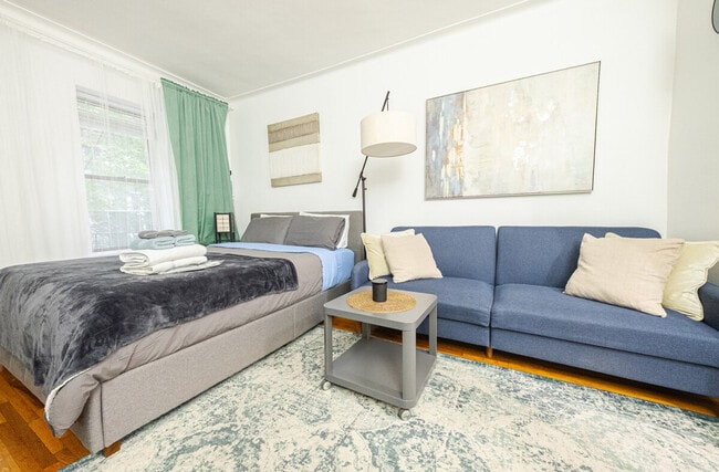 Building Photo - 328 E 74th St