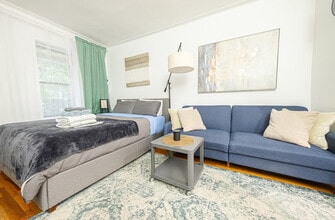 Building Photo - 330 E 74th St