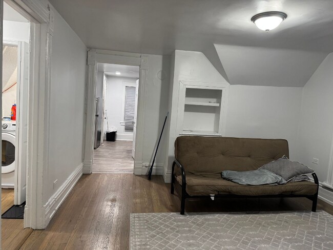 Building Photo - 3111 N Clifton Ave