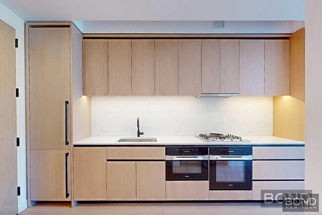 Building Photo - 480 Kent Ave