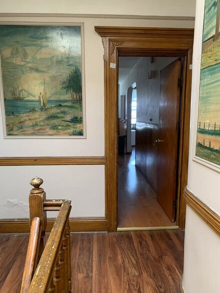 Building Photo - 107 Beadel St