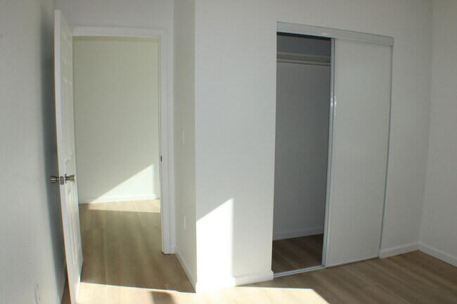 Building Photo - Brand New -4BD + 2BTH Solar-Powered Home