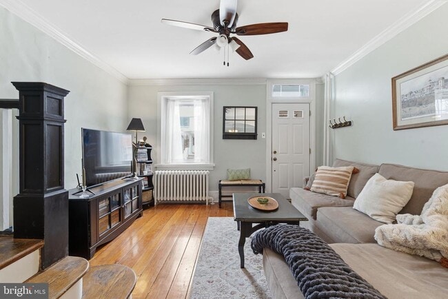 Building Photo - 405 Leverington Ave