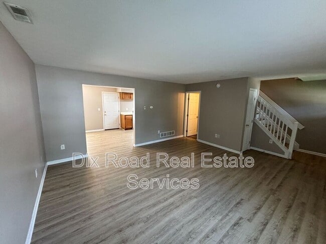 Building Photo - 307 Park Dr