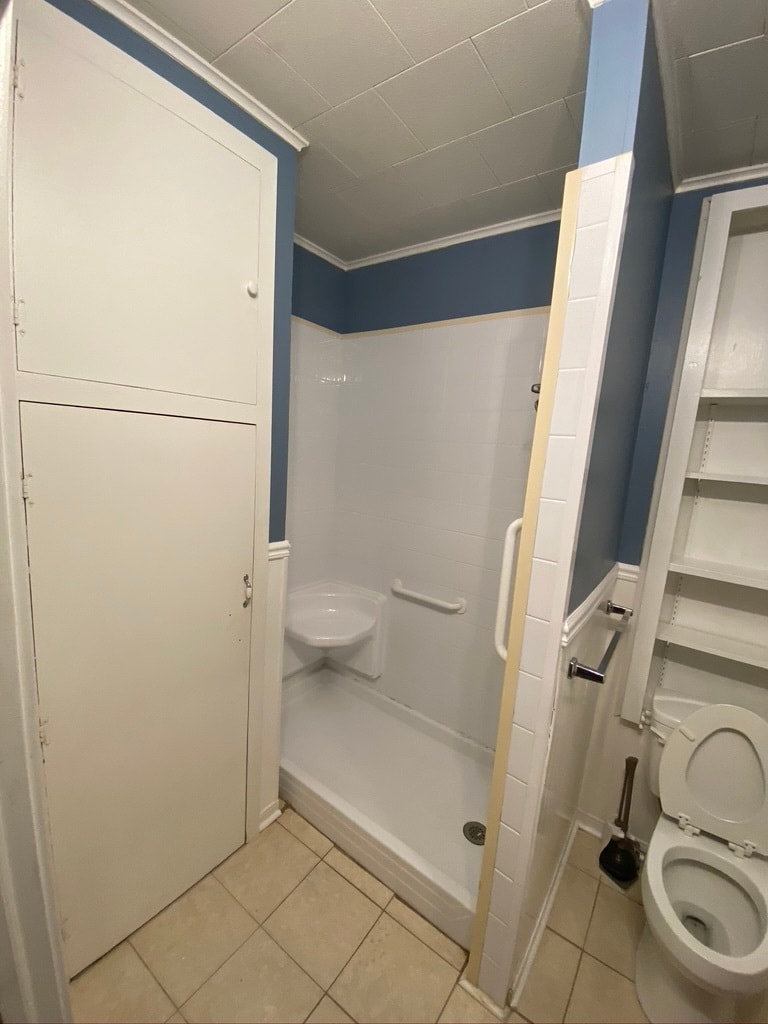 1st Floor Bath Shower - 4146 Falls Rd