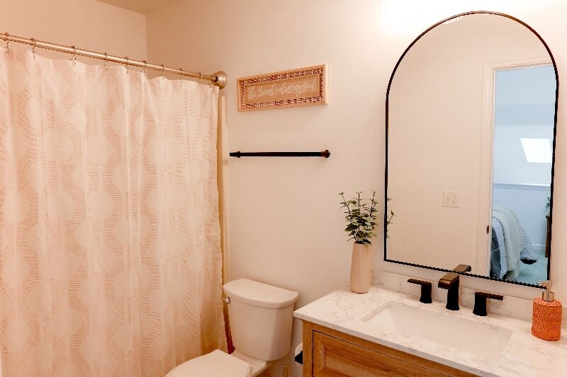 Building Photo - 1095 Plantation Dr W