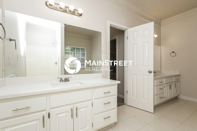 Building Photo - 4 Bedroom Pet-Friendly Home in McDonough, GA with Main Street Renewal