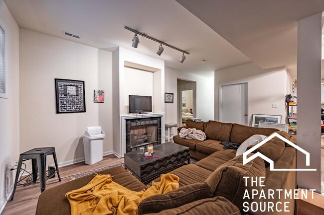 Building Photo - 4 bedroom in Chicago IL 60642