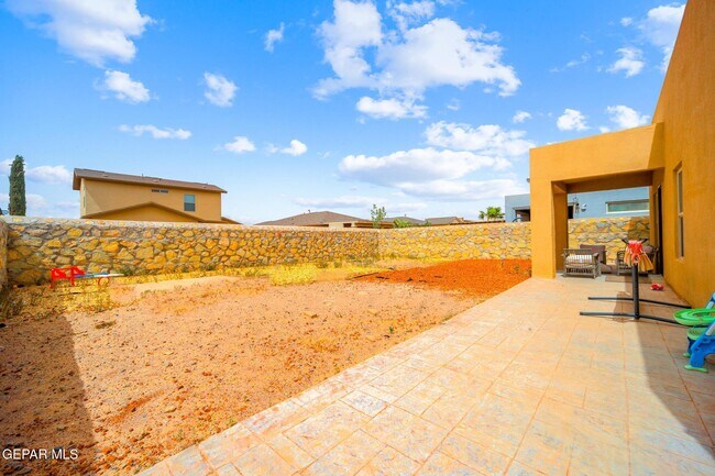 Building Photo - 14677 Christian Castle
