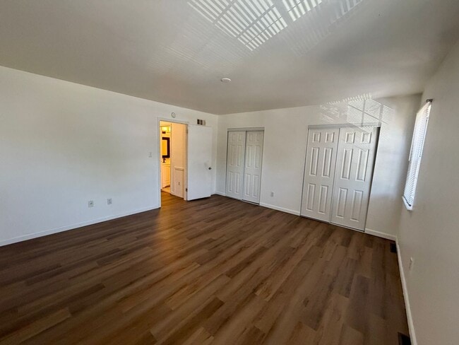 Building Photo - 68 Village Dr