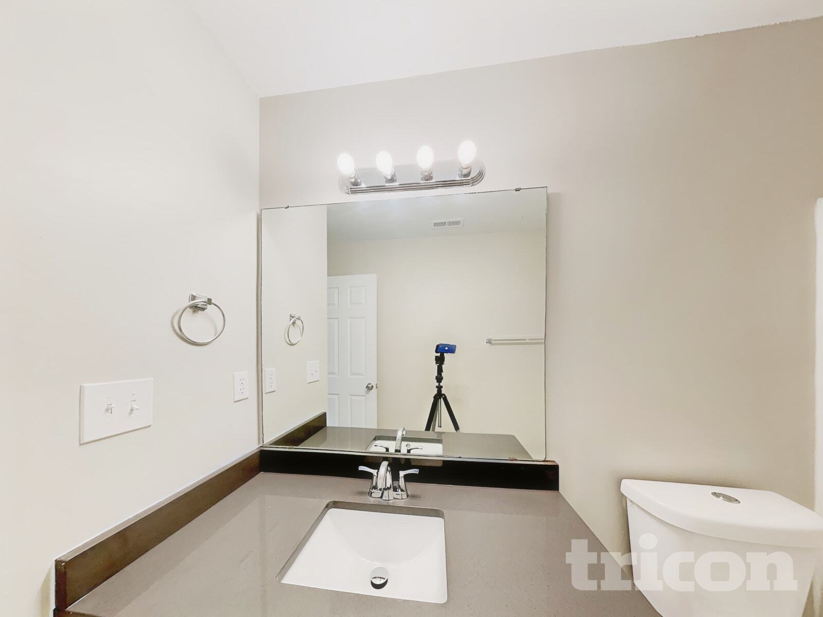 Building Photo - 2102 Taras Trace Dr