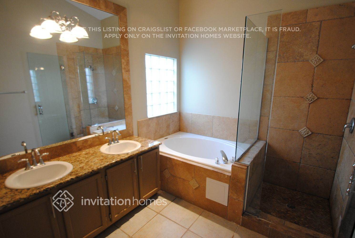 Building Photo - 829 W Charing Cross Cir