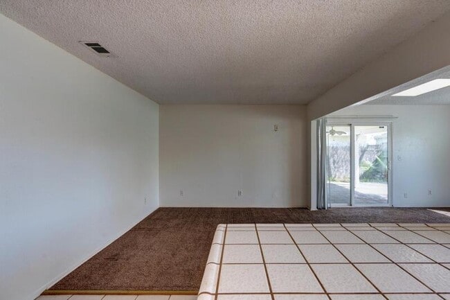 Building Photo - 2768 Saratoga Ave