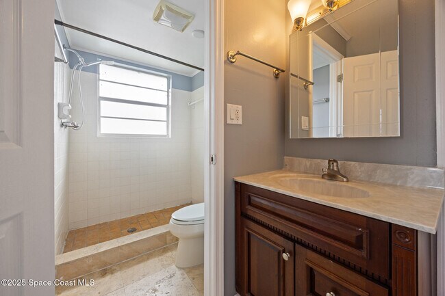 Building Photo - 3135 Shady Dell Ln