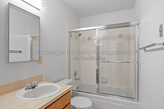 Building Photo - 1603 E 33rd Ave