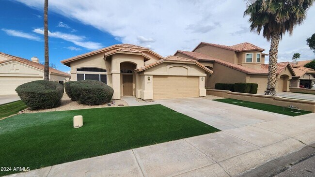 Building Photo - 2050 W Boulder Ct