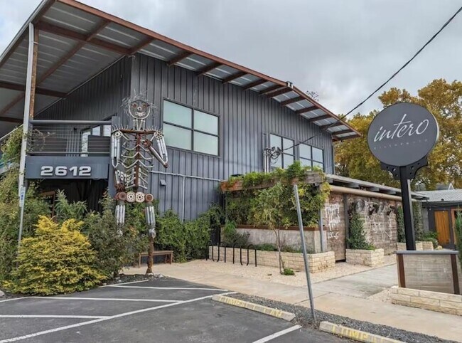 Building Photo - 2009 Canterbury St