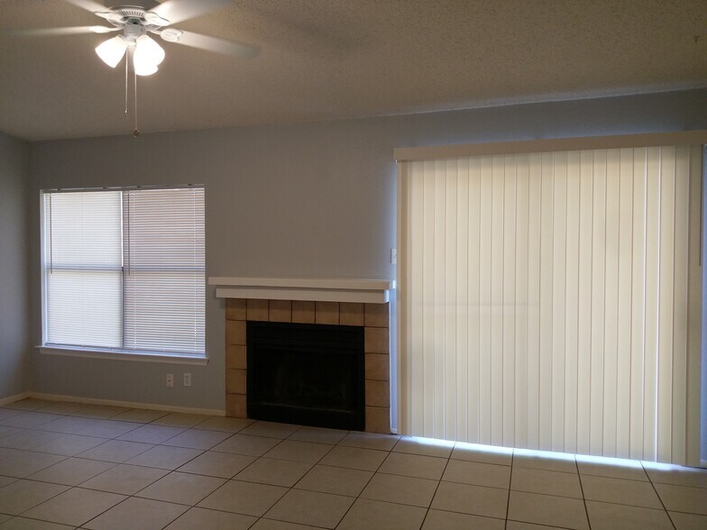 Building Photo - 2506 corian glen dr