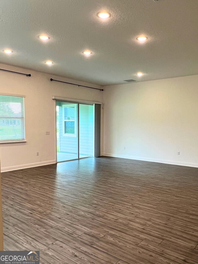 Building Photo - 111 Breakwater Lp