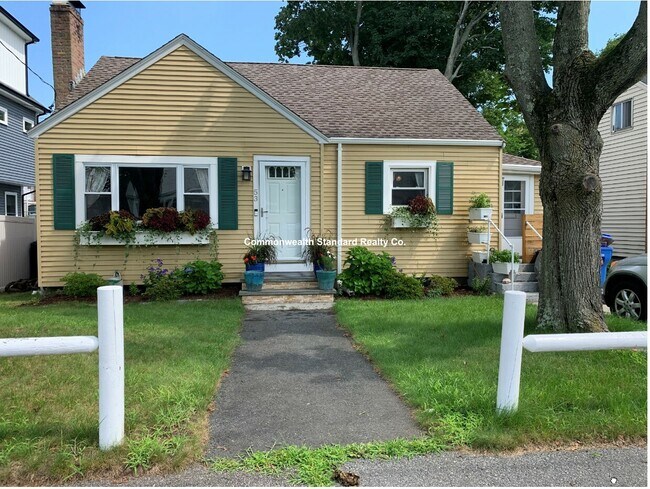 Building Photo - 53 Gale St