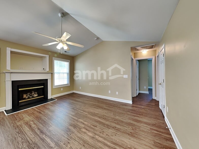 Building Photo - 101 Tyler Gate Ln