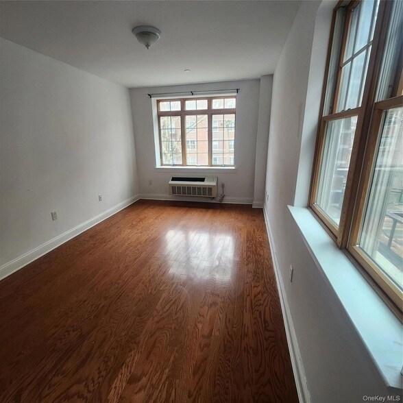 Building Photo - 85-15 120th St