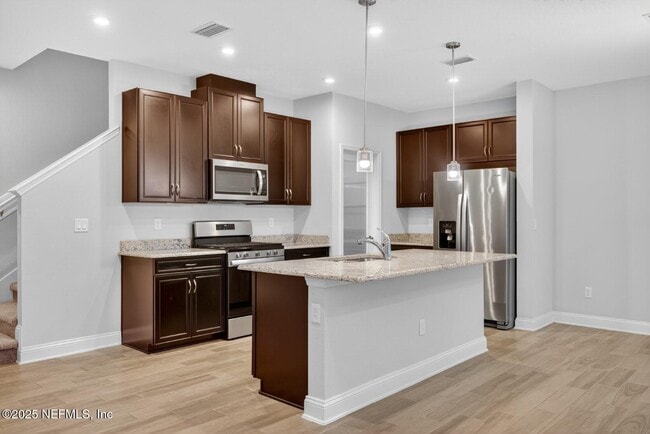 Building Photo - 411 Narrowleaf Dr