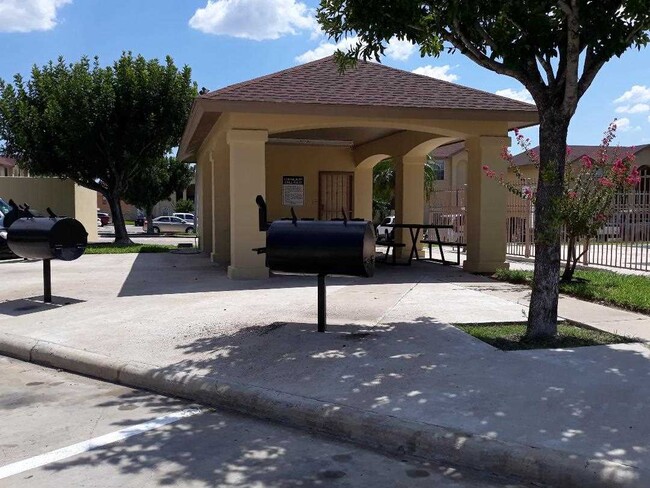 Building Photo - 9804 Cantera Ct