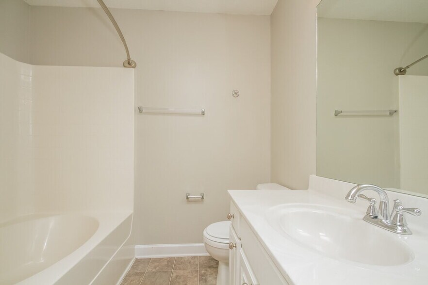 Building Photo - 1031 Lowrey Pl