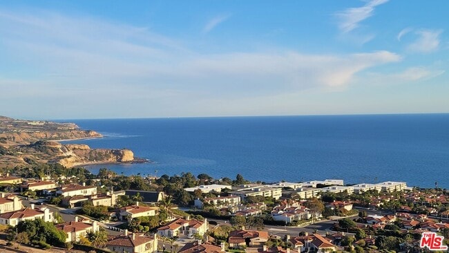 Primary Photo - 32646 Coastsite Dr