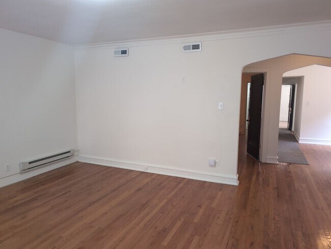 Building Photo - 5455 N Christiana Ave