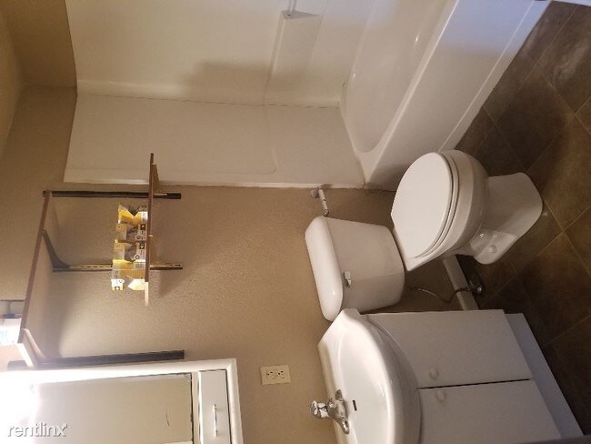 Building Photo - 1 br, 1 bath Apartment - 103 W. Eads A Unit A
