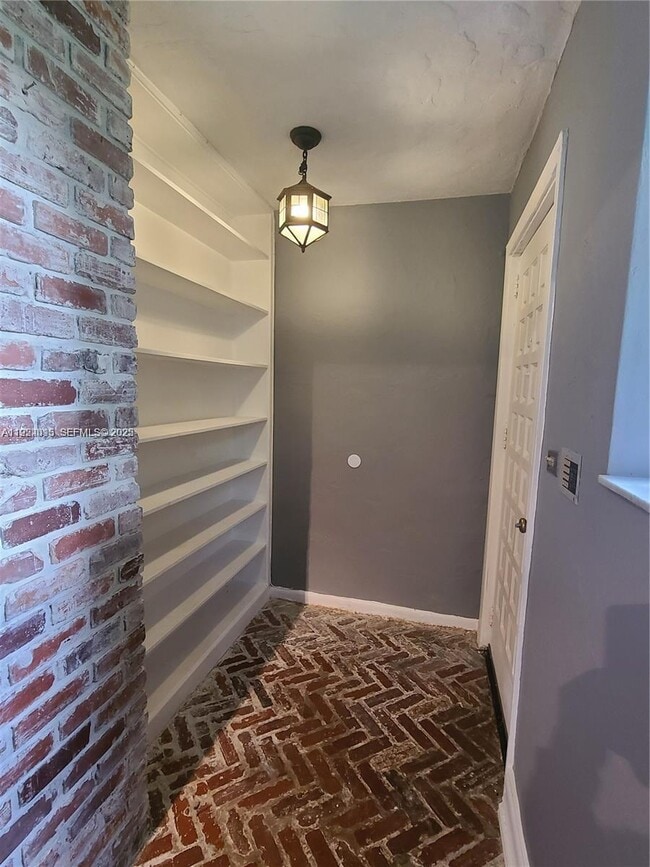 Building Photo - 1301 Castile Ave