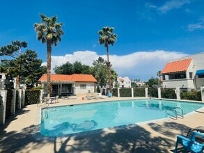 Building Photo - Summerlin Gem 2 bd, 2 bth Condo Ideal loca...