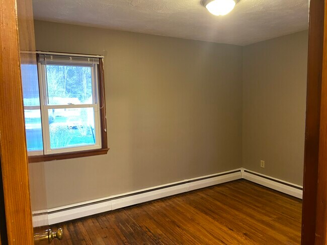 Building Photo - 200 Woodside Dr