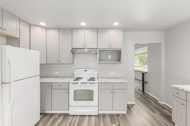 Building Photo - Lovely Two Bed one bath in Arvada for rent