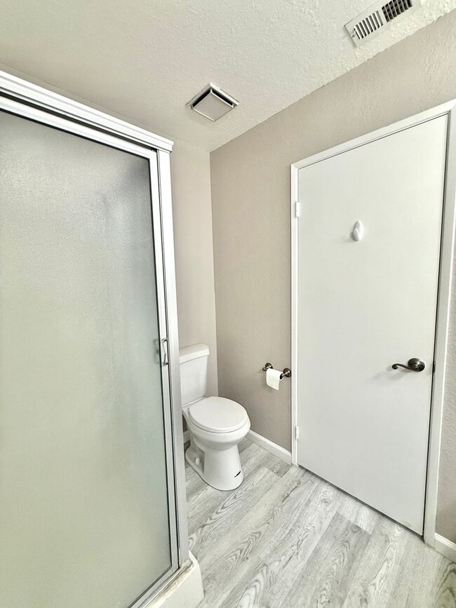 Building Photo - Beautiful 3 bedroom, 3 bath condo in Grand...