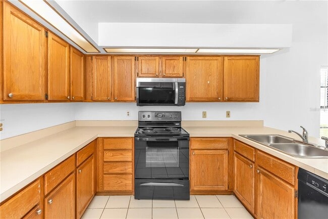 Building Photo - 5831 Plumtree Ct