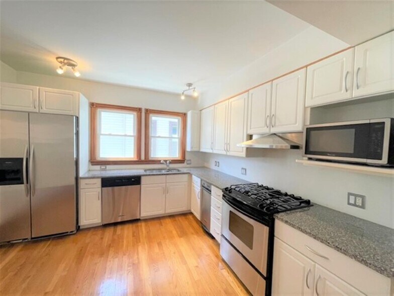 Building Photo - 15 Conwell Ave